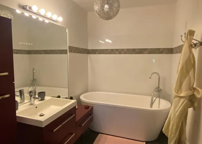 بيت للعطل Family *